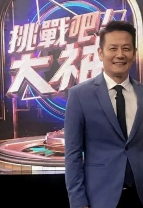 清秀大奶骚货淫声荡语撩骚互动坐骑假屌操逼_ - 淘精网